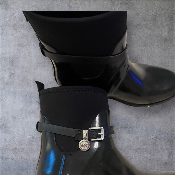NWOT Michael Kors Black Waterproof Mid Ankle Glossy Boots. 6 - Picture 6 of 13